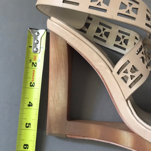 BCBG MaxAzria Sandals - Picture 6 of 7